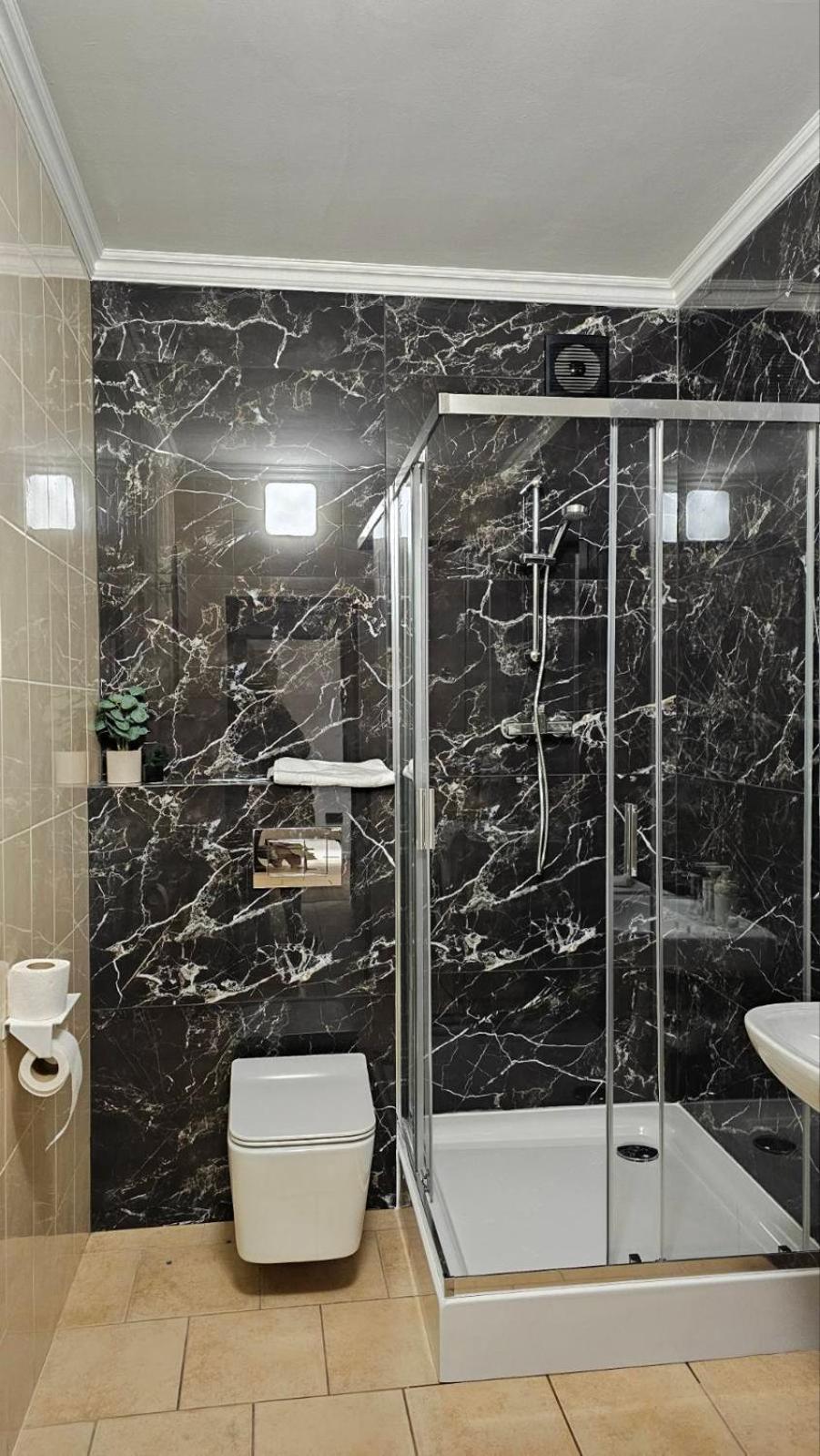 Black Room Apartment Mukačevo Esterno foto